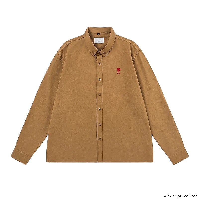 AMI's loving and simple khaki shirt