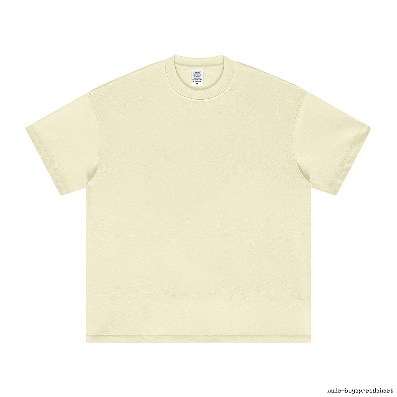 Patterned Plain white T-shirt Minimal White Short with Polished Detail